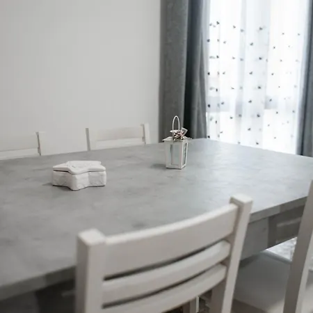 Apartment Mamas House